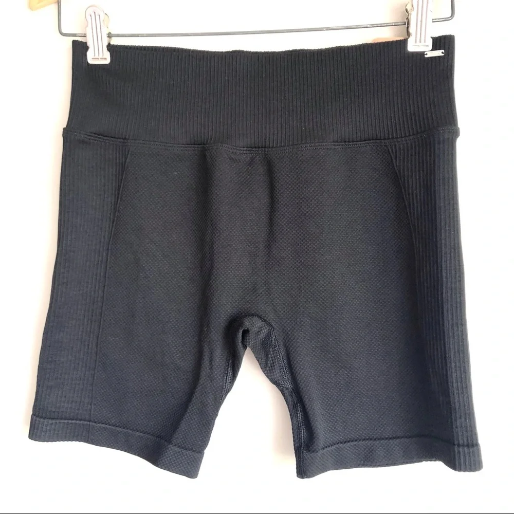 PINK Seamless Rib Bike Shorts NWT - Picture 8 of 12